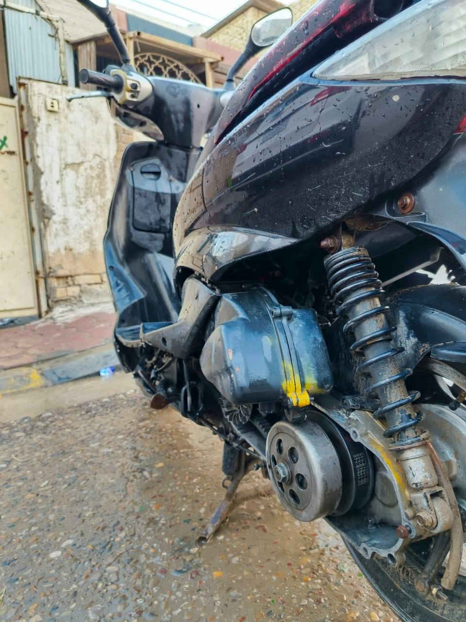 سلام عليكم
دراجه نوع سكنس 140
تجفيت جديد عوزها بس قبق هندر وراجز مال سلف 
بين قوسين ابيع كوم حديد 
السعر 250 الف وبيها مجال قليل 
الاتصال *********** 
مكاني بغداد العبيدي
