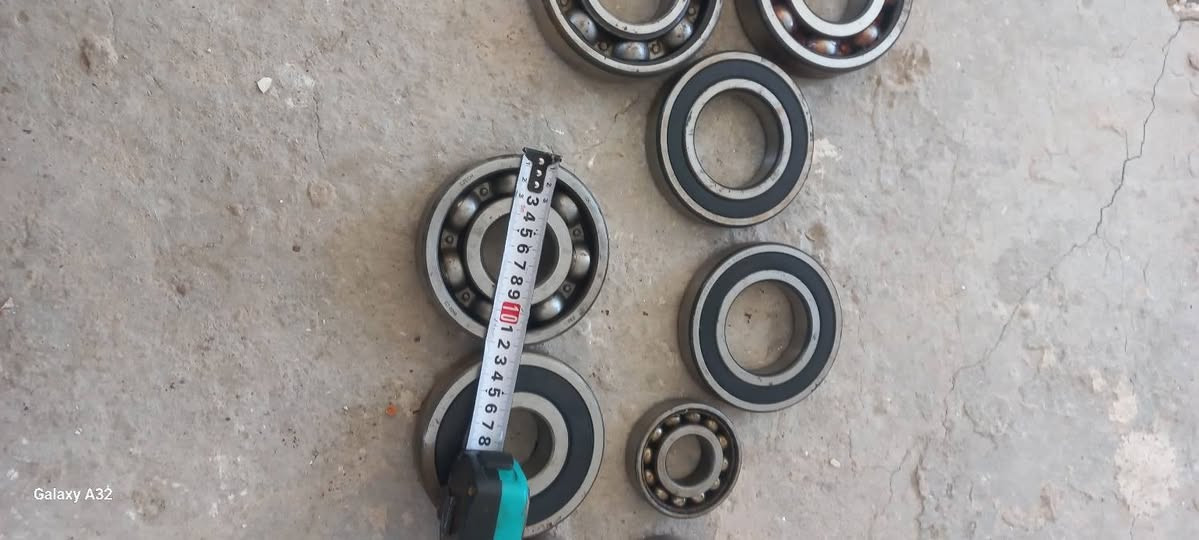 للبيع مجموعة رولمان بلي (Bearings) مستعملة من ماركات أصلية، منها SKF
✅ بحالة جيدة
✅ مقاسات مختلفة
✅ مناسبة للمكائن والمعدات الصناعية
✅ البيع عدد 9

الصور توضح الحالة، واللي يحتاج رقم أو قياس قطعة معينة يراسلني على الخاص.

السعر: خاص

الموقع: بغداد العبيدي 
استفسار ***********

