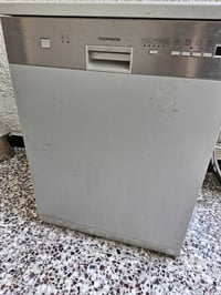 للبيع غساله صحون ثومبسون نظيفة جدا . السعر ٢٠٠ الف . بغداد  0775930003...