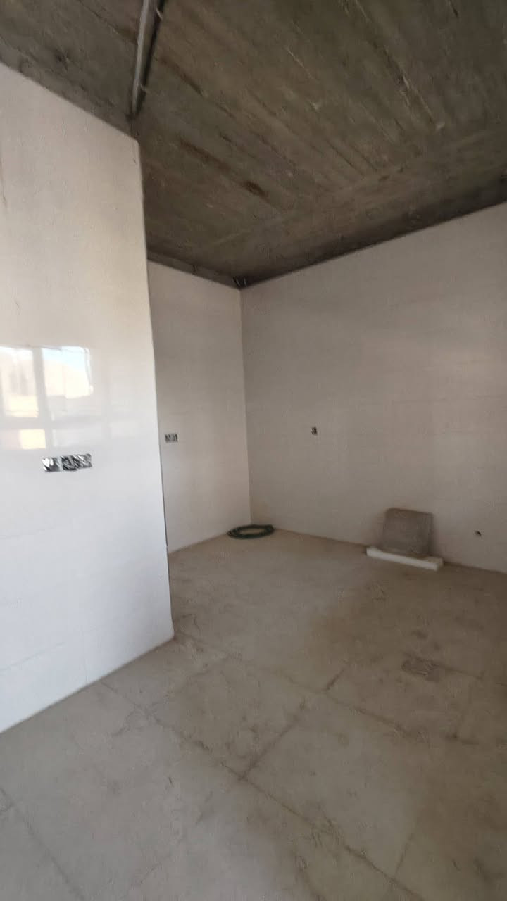 عروضات مكتب اشراقة المسار
🏡دار للبيع🏡
الموقع🌎:-الملايين الاولى
خلف الكمرك (جمعية الرياضيين)📍
المساحه 📐:-130م✅
الواجه 📏:-13م✅
خدمات كامله ✅
تفاصيل الدار :-
غرفتين نوم🛏️+هول داخلي +استقبال+مطبخ
صحيات +كراج✅

للاستفسار اكثر :-
***********☎️
***********☎️
