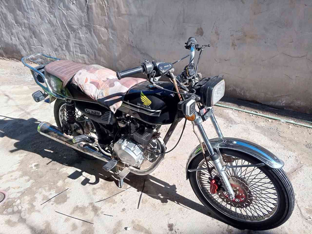 سلام عليكم دراجه سونك 4 كير مديل24 اوراق سكنر دراجه حلوه ونضيفه مامتعوبه تجي تشوف بعينك سعر 450 وبيها مجال رقمي *********** بي واتساب مكاني كربلاء الحر
