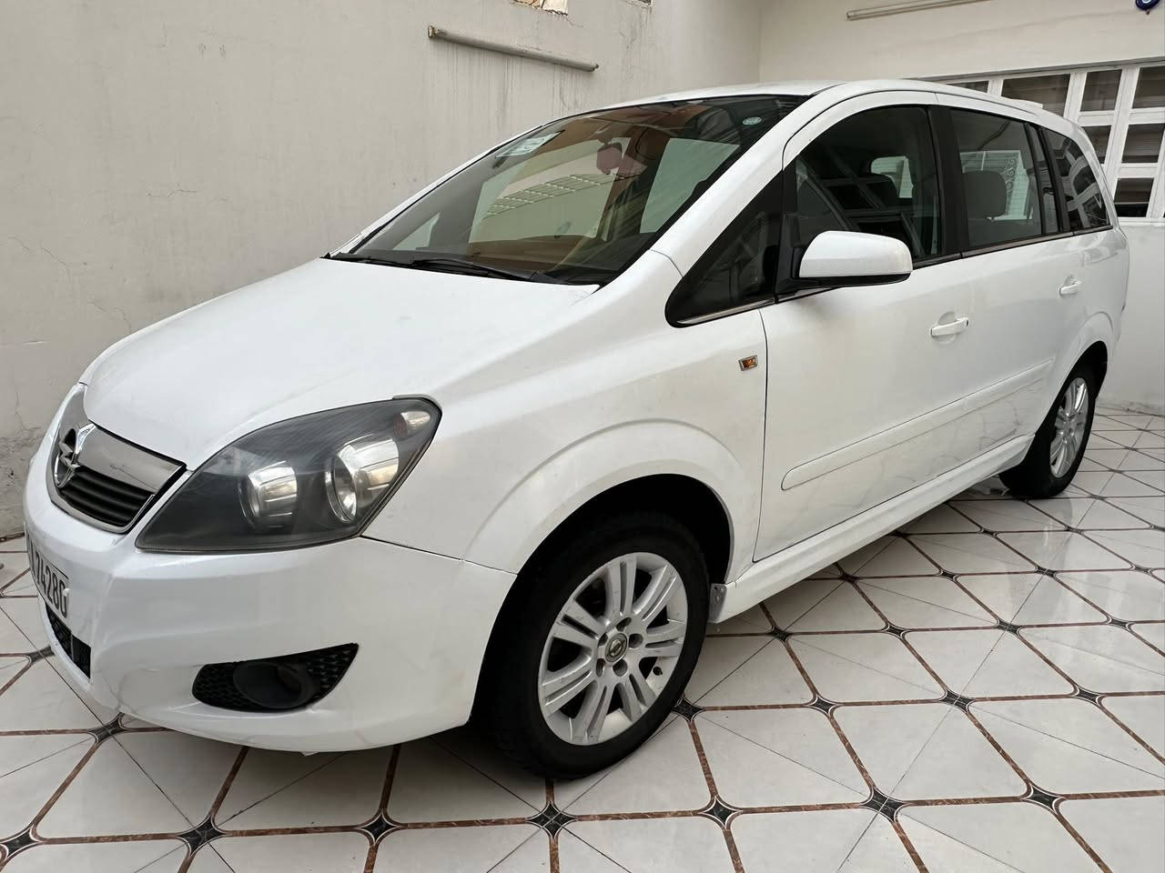 اسعد الله اوقاتكم بالف متابعينا الكرام اوبل زافيرا سبعة راكب موديل 2008 محرك 1600 بلادي اربعة سلندر كير عادي رقم سليمانية دولي سنوية  بأسمي  والهزة  جديدة  لوحات  جديدة   سنوية  مجدد  سيارة جديدة بمعنى الكلمة  سعرة  63 ورقة بي  مجال بسيط للشراي مال حك جية تيجي يمي عين غطة عين افراش اخدمك شراي يخابرني بيك خير اوتدلل لان ممتواجد عالفيس  ***********
