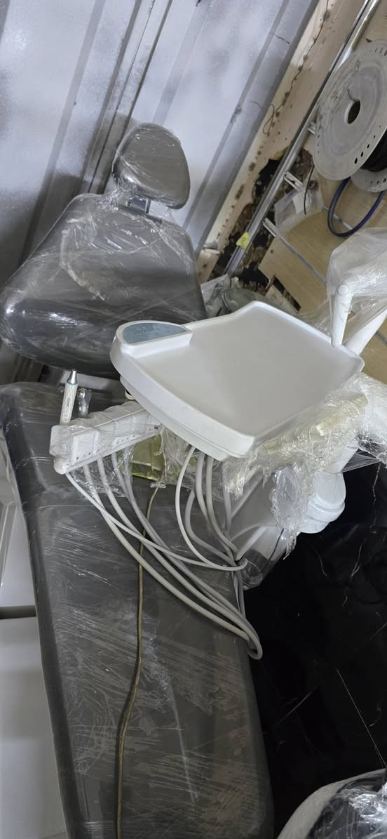 كرسي اسنان cx8000
مؤهل بلكامل 
نضافه ٩٠% 
لايت لد ثلجي
سكيلر داخلي جديد 
مع ستول غير مستخدم
ولايت كيور جديد 
بسعر مناسب جدآ 
للأستفسار *********** م مصطفى حسن
