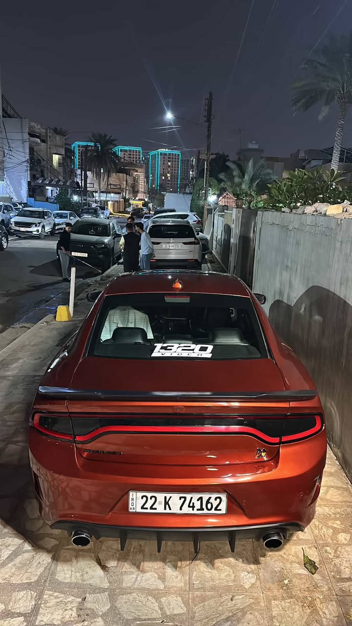 السلام عليكم 
دوج جارجر 2021 سكات باك لون مشمشي 
الممشى 60 الف مايل
فول مواصفات عدا الرادار الامامي
تدفئة وتبريد كشنات امامي 
تدفئة كشنات خلفية تجي فقط بالطلب الخاص
رادار جانبي ونقط عمياء ، تشغيل عن بعد ، مستشعر وقوف ، مقاعد كهربائية ، نظام مانع سرقة ، ابل كار بلاي ، فتحة سقف 
كشنات كنتاره وجلد ، لانش كونترول ، لاين لوك ، كشنات خزن 
شوته AFE مغلقة بدون برمجة فقط استجابه
مداخلة ساحات تفحيط ابداً كامله بدون اي نواقص
المكان: بغداد  السيديه 
رقم الهاتف ***********
 السعر 27 ونص وبيها مجال بسيط جداً
الشراي يتصل او يتراسل بدون كسر بالسعر رحمه على والديكم
 
محمد اوس
