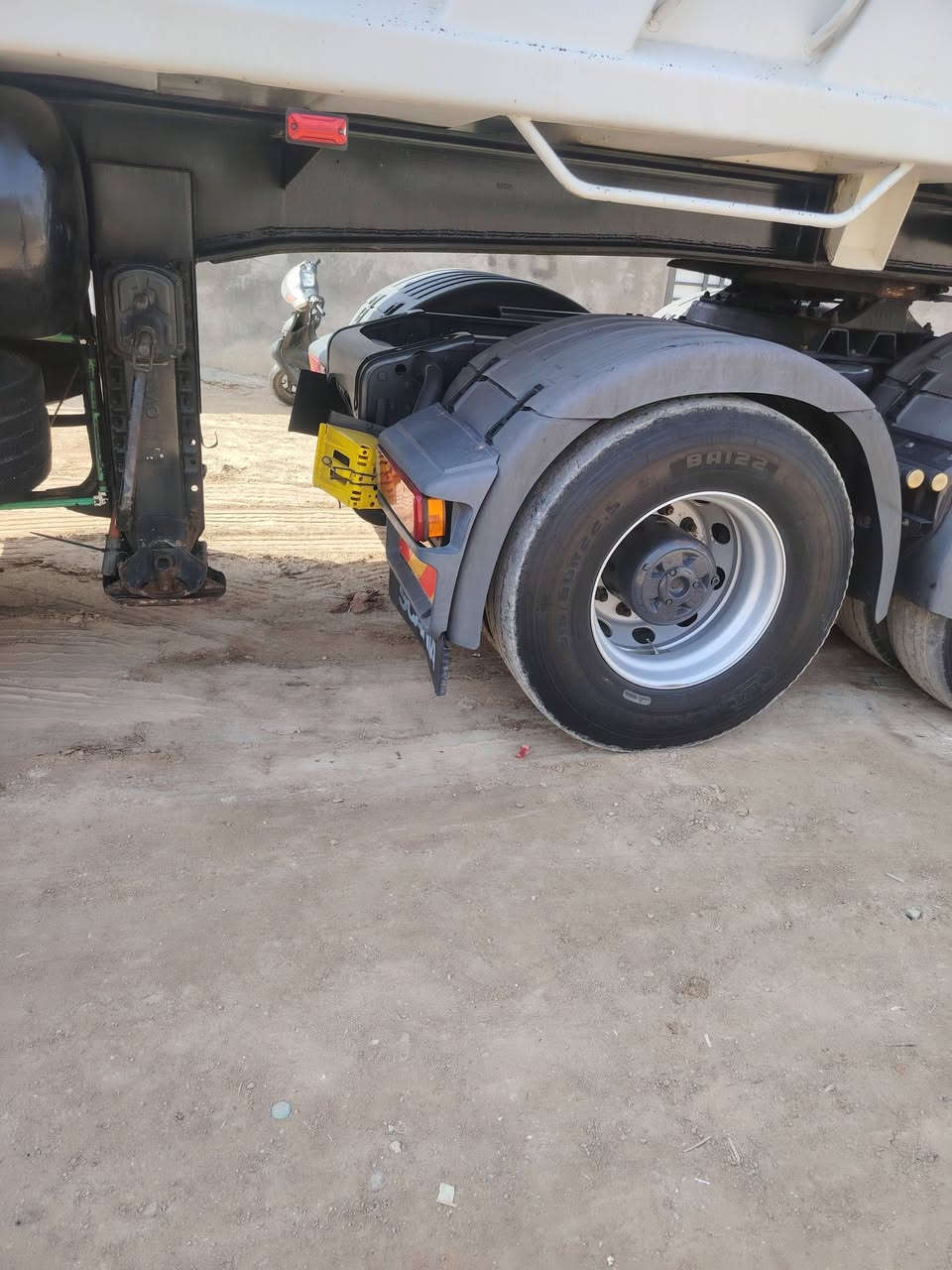 السلام عليكم سياره 2009 للبيع مكينه 6 جير 1000 مجموعه سبرنك عربانه عمل بغداد ذرعه  33 بدون تلاوه مع التعلاوه 37 رقم بصره تحويل ثاني يوم المكان البصره الدير سياره جاهزه للعمل *********** اتصل تدلل
