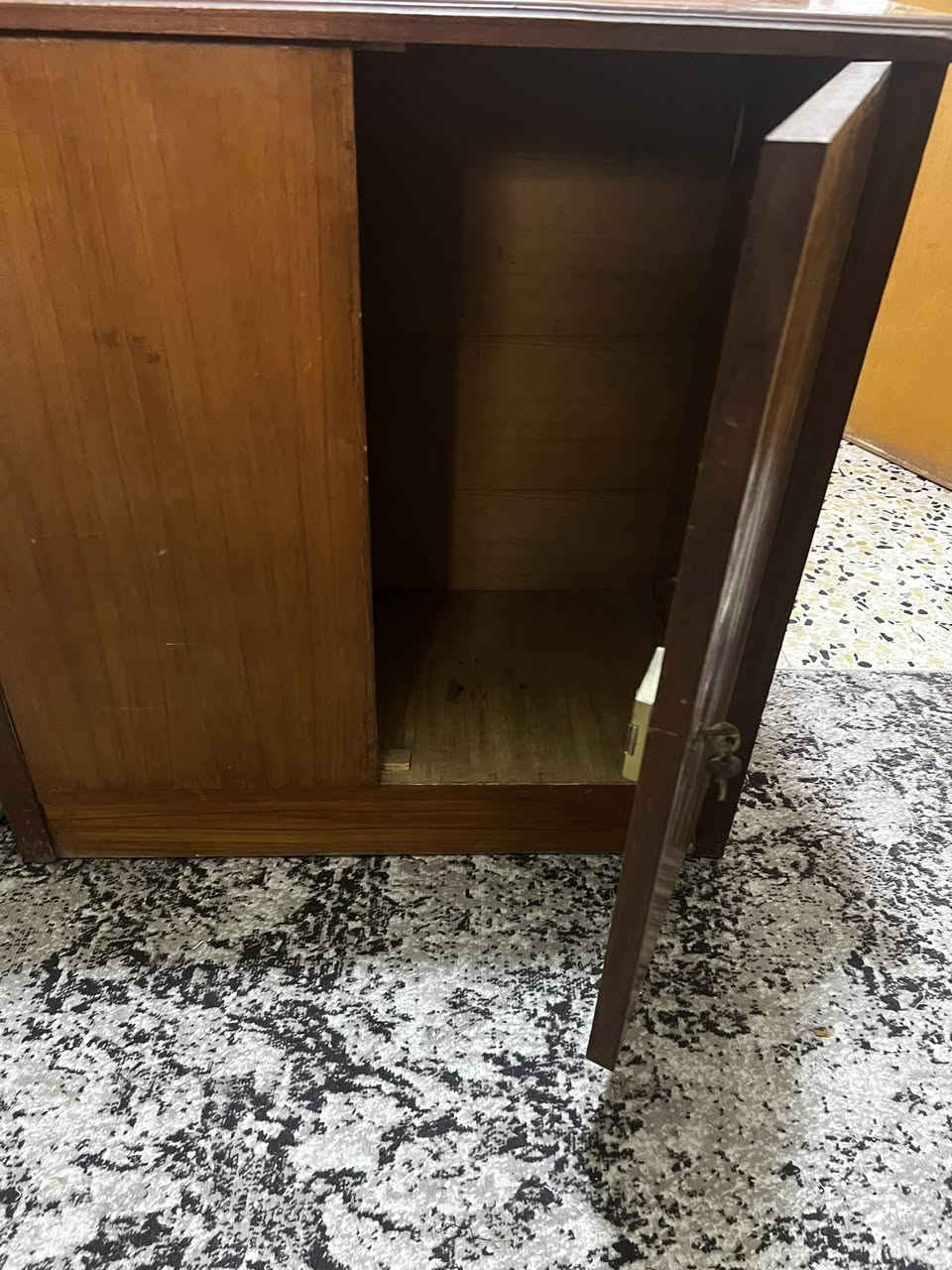 غرفه صاج ثقيل
 كنتور6 بوب كبير جدا
مجارير 2 
جزامه 
تعلاكة
500 الف عنوان شهداء االبياع


**إذا كنت صاحب هذا الإعلان وتريد حذفه لأي سبب، رجاءا أرسل رسالة إلى الدعم الفني**