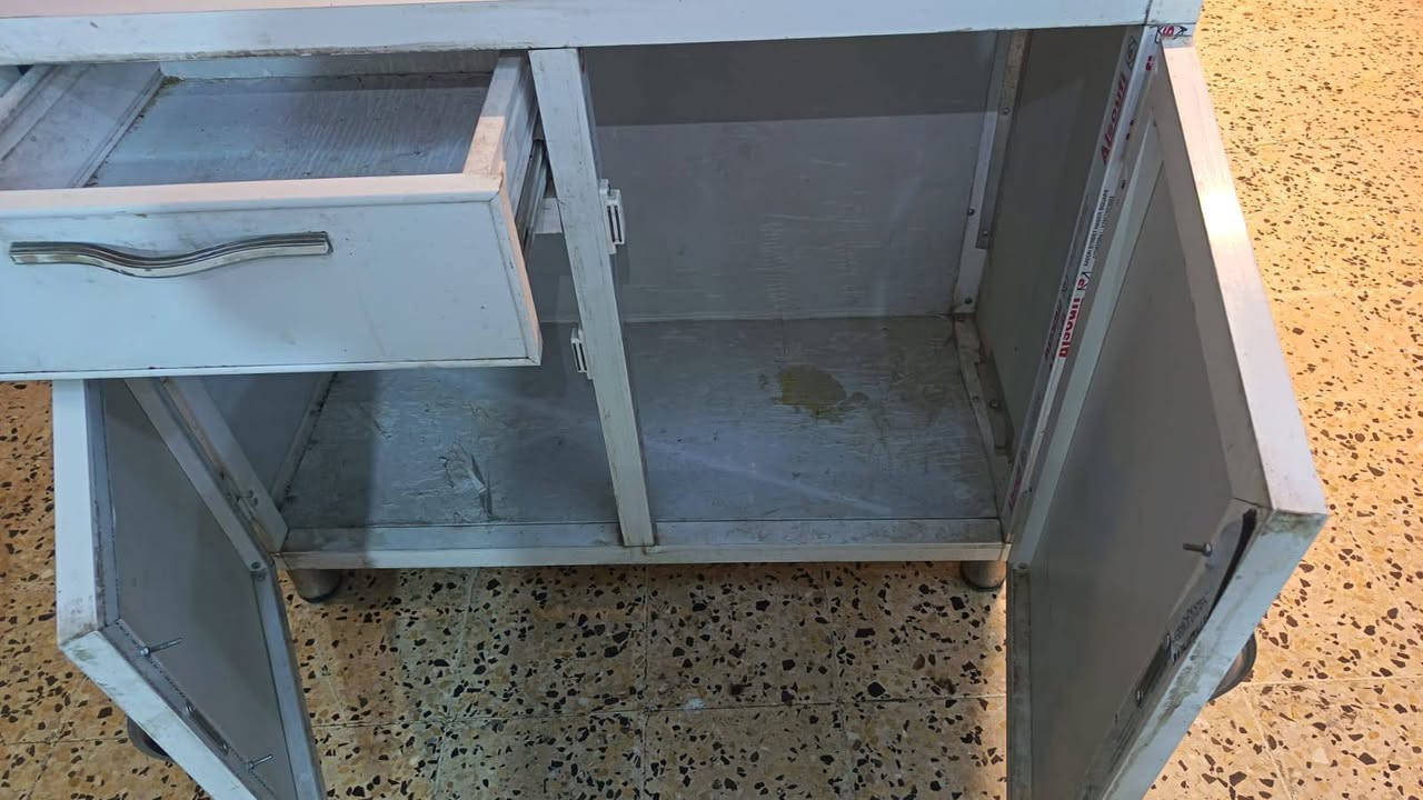 طباخ مصري كامل مع منظم صوندا وكاونتر قطعه واحده مابيهم اضرار مكاني سيديه ***********
