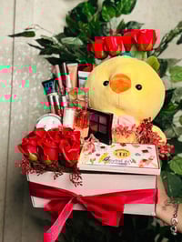 بوكس فالنتاين • بطة صفراء • مكياج مايبيلين