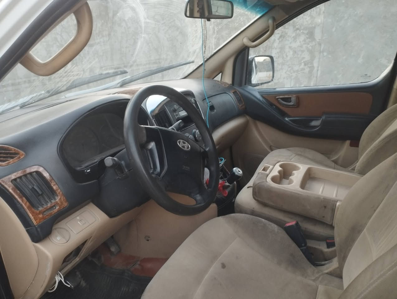 السلام عليكم استاركس 2009مفتوح  للبيع مكينه وكير واكسن وحداديه وتخم تاير كل جديد دوشمه نضيفه كهربائيات كل شغاله رقم احمر  السعر 110وبيه مجال اتصال *********** المكان ديوانيه
