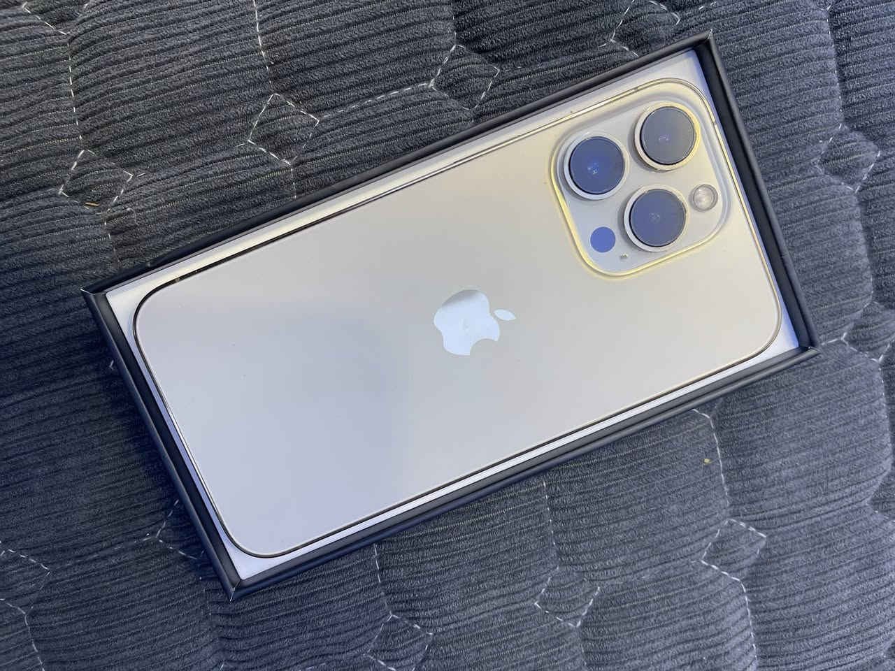 ايفون 13 برو فقط  مو بروماكس ذاكرة 128 وبطاريته76  نظيف جدا  لامفتوح ولا مبدل بي شي سعره 520 وبي مجال بسيط . 
وهذا رقمي ***********
