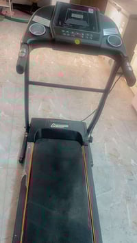 جهاز جري لبيع استعمال قليل السعر ١٥٠ ٠٧٧٠٢٦٧٩٥٢٣