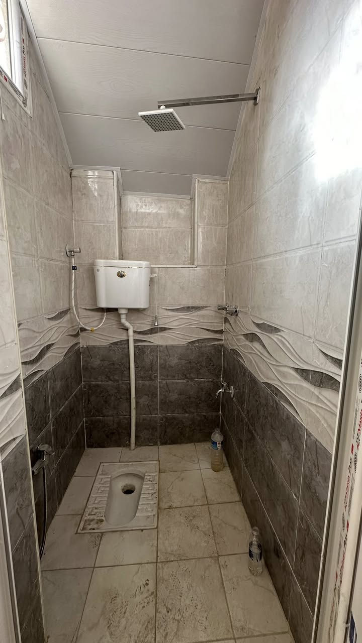 دار في حي البلدية للأيجار
مساحة 80 متر طابق أرضي جديد غير مسكون

غرفة - صالة - مطبخ - صحيات - منور - كراج صغير

حي البلدية خلف بن رضوان

الأيجار 450 الف مقدمه 3 أشهر

مكتب الهرم الذهبي للعقارات

***********
***********
