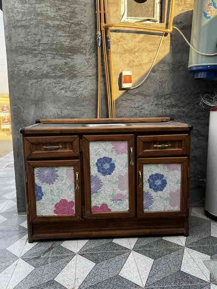 سنك السعر 80 وبي مجال للتواصل على الرقم ***********
