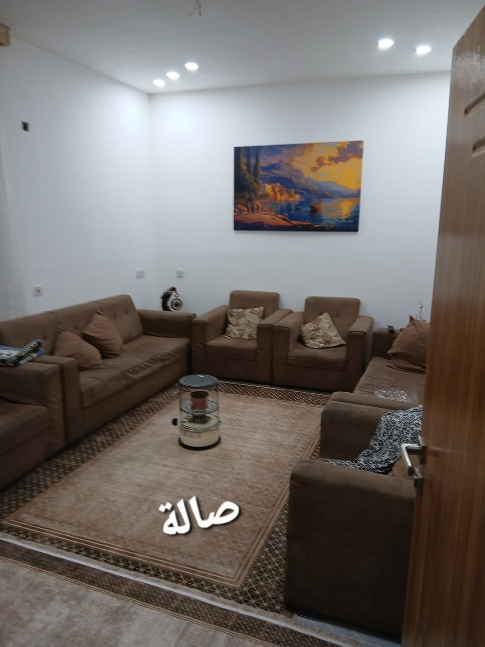 دار طابو سكني للبيع المساحة 110م²  (5.5 *20)حي الرسالة الاولى قرب مدينة الألعاب البناء حديث قبل شهر  يحتوي على صالة ومطبخ وحمام في الطابق الارضي  وثلاث غرف نوم في الطابق العلوي ... مع وجود 40م²  وهي من ضمن 110م بناء قديم  معزول  بالخلف فقط طابق ارضي..للاستفسار بصورة أوضح الاتصال *********** ...
