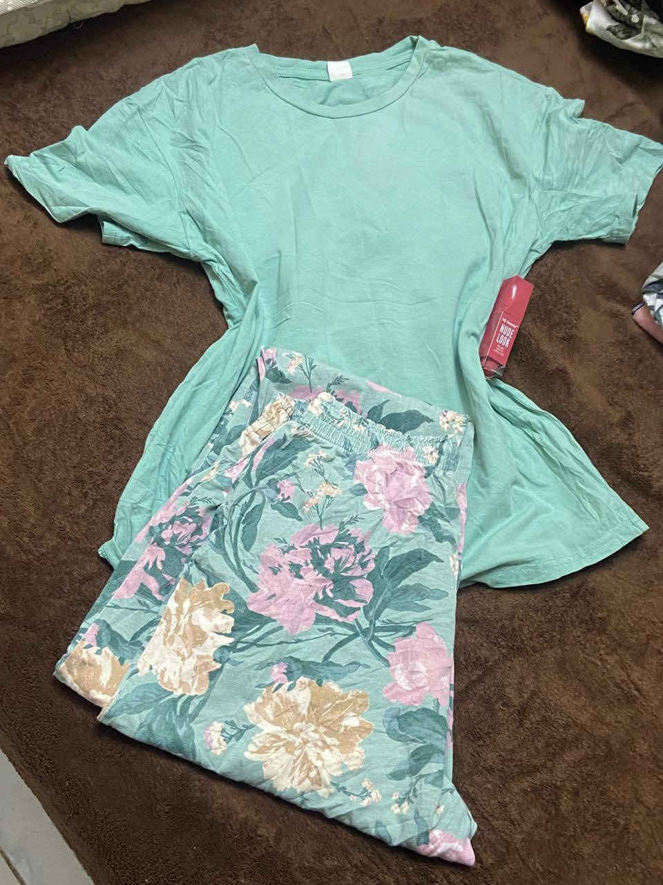 السلام عليكم تراكات بالة نسائي صيفي تصفية ابيعهم شلعة سعر التراك ع الفين نضافتهم واضحة بالصور هذا نموذج من القطع الموجودة عندي اي استفسار  ع الخاص


**إذا كنت صاحب هذا الإعلان وتريد حذفه لأي سبب، رجاءا أرسل رسالة إلى الدعم الفني**