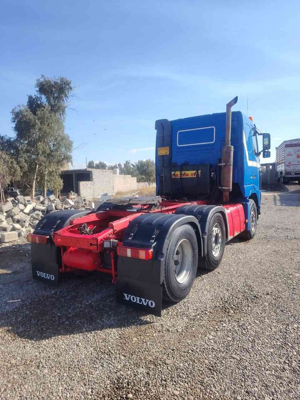 سلام عليكم فالفو ٢٠٠٥ للبيع مربوطه فلات ٤ محاور سعر ٢٠٠ وبيها مجال مكان ديالى ***********
