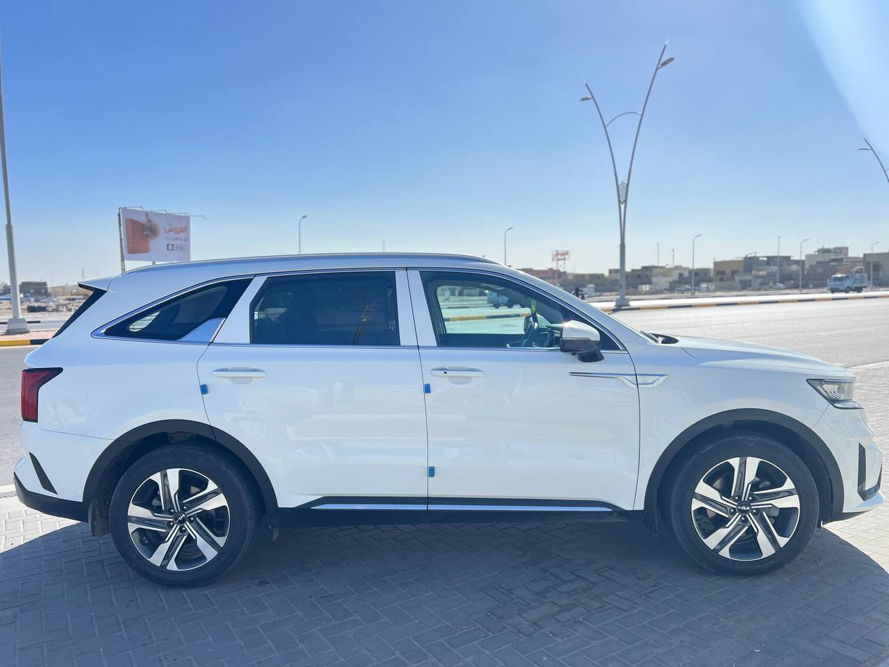 كيا سورنتو 2023 خليجي
 رقم اربيل فول مواصفات ماعدا السقف 
كفاله عامه ماشيه 60 الف
السعر295
  لتفاصيل اكثر في الصور المرفقه او الاتصال
هاتف *********** البصرة, العراق
