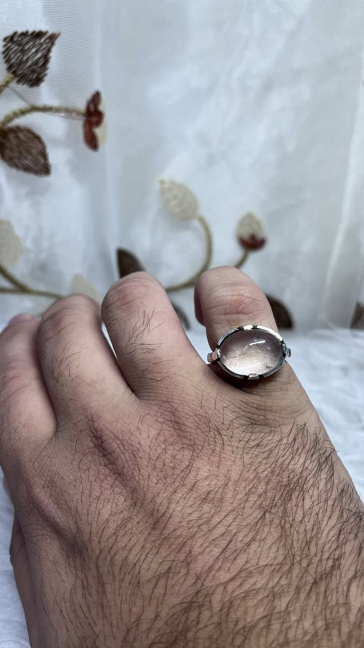 ⁨	خاتم من الدر النجَفي
اللون مميز جدا 
الصائغ : السيد ضياء الموسوي
قياس الفضة : ١٧ 
للاستفسار خاص 
او على الرقم ***********
