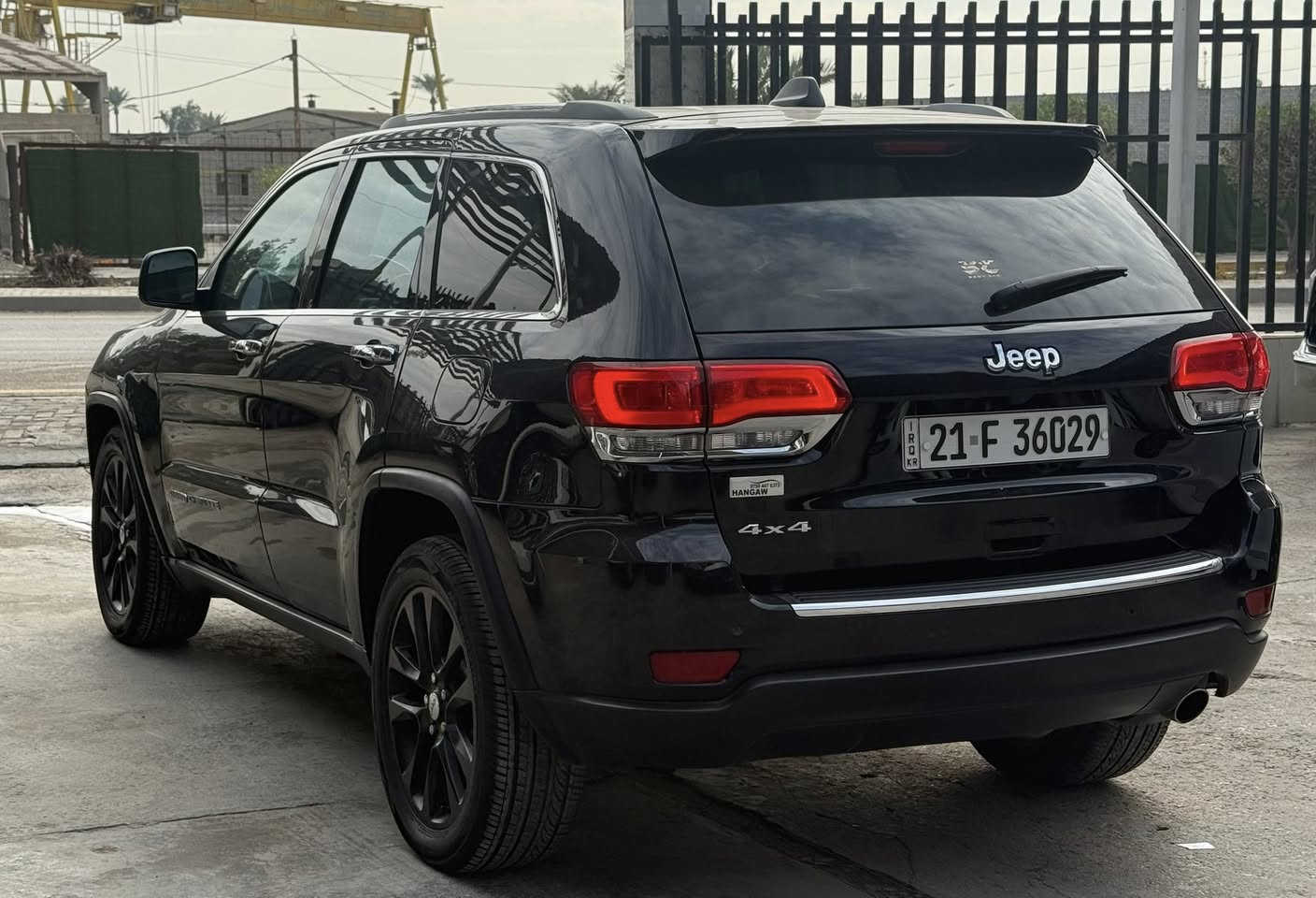 السلام عليكم 
جيب شيروكي 
موديل : 2019 
حادث : جاملغ +بنيد كما موضح في السونار 
مواصفات 
بصمه 
كشنات جلد 
مري شفط 
جنطه كهرباء 
غزن كشنات 
LED
فور ويل 
اربع انضمه قيادة 
السعر : 20,800 دولار 
عنوان بغداد جكوك شارع المعارض معرض طيف الكاضمية 
للتواصل 

0788 662 8029
رضا مهند
