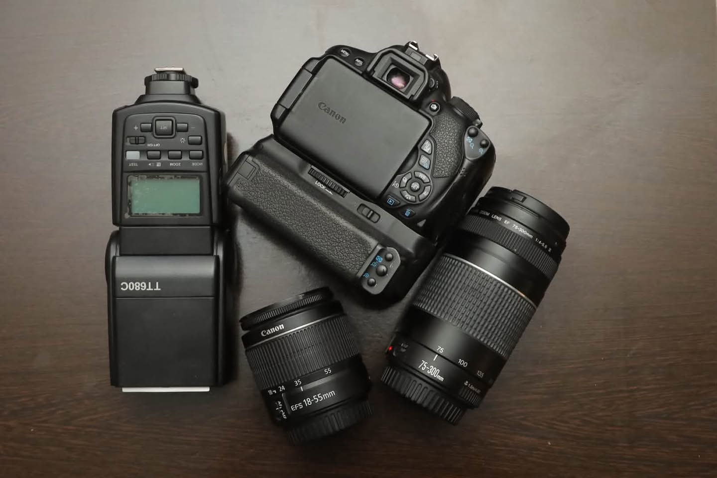 كل اللي محتاجه في باكيدج واحدة🫵🏻📸
Canon 700D⚡️
Sh,12k✨
Lens 75-300🧚‍♀️
Lens 18-55🤭
Flash 680 canon🔦⚡️
وطبعا المفاجئه ف السعر 👀🤏
متاح شحن جميع المحافظات 🤝😉
للتواصل:
 01066425575📞
📞01032178799


**إذا كنت صاحب هذا الإعلان وتريد حذفه لأي سبب، رجاءا أرسل رسالة إلى الدعم الفني**