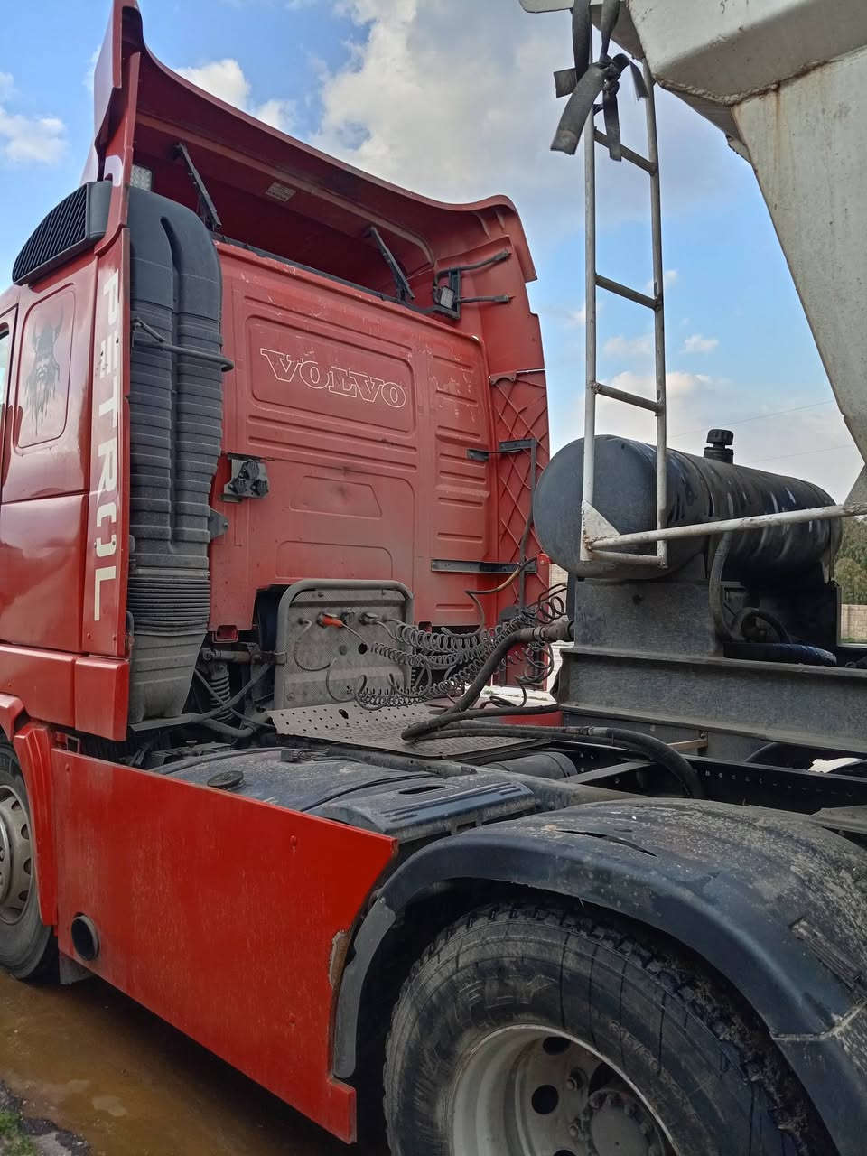 السلام عليكم فالفو سكس ويل جوب اليس البيع موديل 2000 رقم دهوك شرط التحويل السعر  ٢٥٥ وبيها شويه مجال الاستفسار رقم الموبايل *********** اسيا ***********
