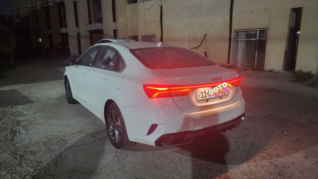 السلام عليكم رمضان كريم وكل عام وانتم بخير K3للبيع موديل 24ماشي 10الف ترقيم جديد بغداد رقم وسنويه بسمي مكان بغداد  سعر 147 سيارة مكفوله عام شراي يتصل على رقم ***********
