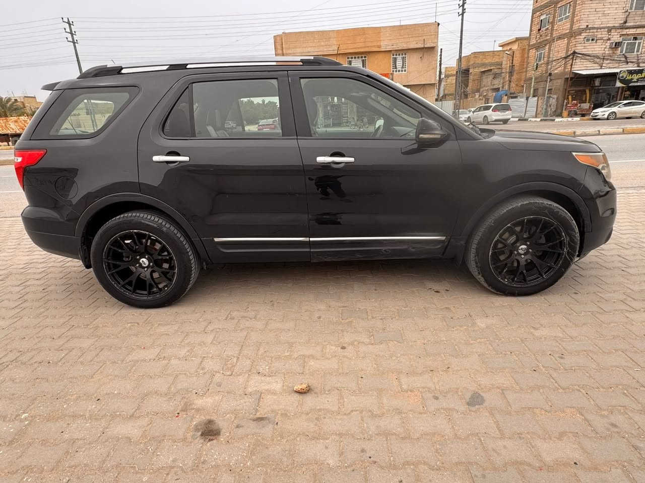 السلام عليكم فورت اكسبلور موديل 2013 بدون حادث سرقه جاملغ وبنيد يعني كفاله من لحادث والايرباك سياره xlt  سبعه راكب سعر 125 عنواني كربلاء 
***********
