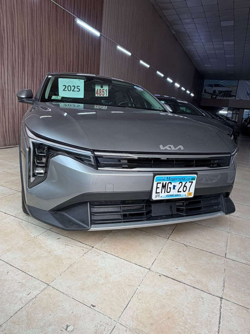 Kia/K4
موديل/2025
رويشتو/15mil
بي سبوخ و بى ارباگ 
تعديلاكى بجوكى هه يه 
مواسه فات/EX
---------------------------------------------------
عربى/ 
سياره kia k4 
موديل ٢٠٢٥ 
ماشي/١٥مايل
سياره بدون سبوخ بدون ارباك 
سياره بي مكان سغير بي PDR 
بچم كپس سياره
مواسفات سياره /EX
Wastapp/***********
 Watsapp/*********** أربيل, العراق
