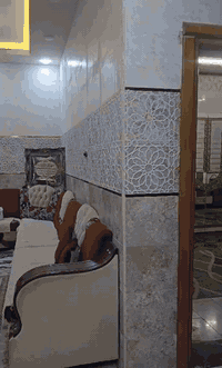 بيت للبيع في حي القدس خلف شارع الجمل شارع بانزين خانه ٢٥٠متر طابقين بنيان درجى أولى الاستفسار الاتصال على الرقم  التالي
***********
