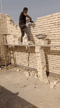 السلام عليكم موجود كادير بناء شغل درجه اولى استلام مهندس اسعار مناسبه للجميع رقم الواتس ***********
