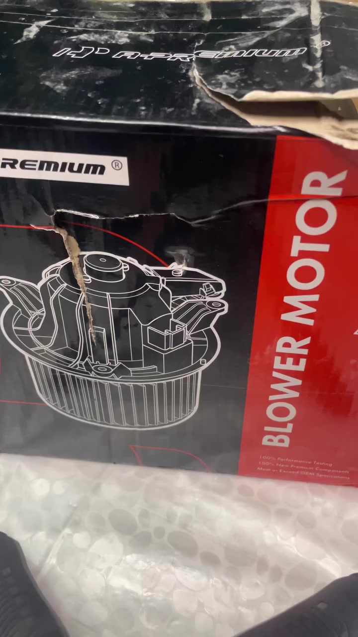 فان  تبريد.                                                                        توصيل متوفر تواصل ماسنجر واتس ***********
