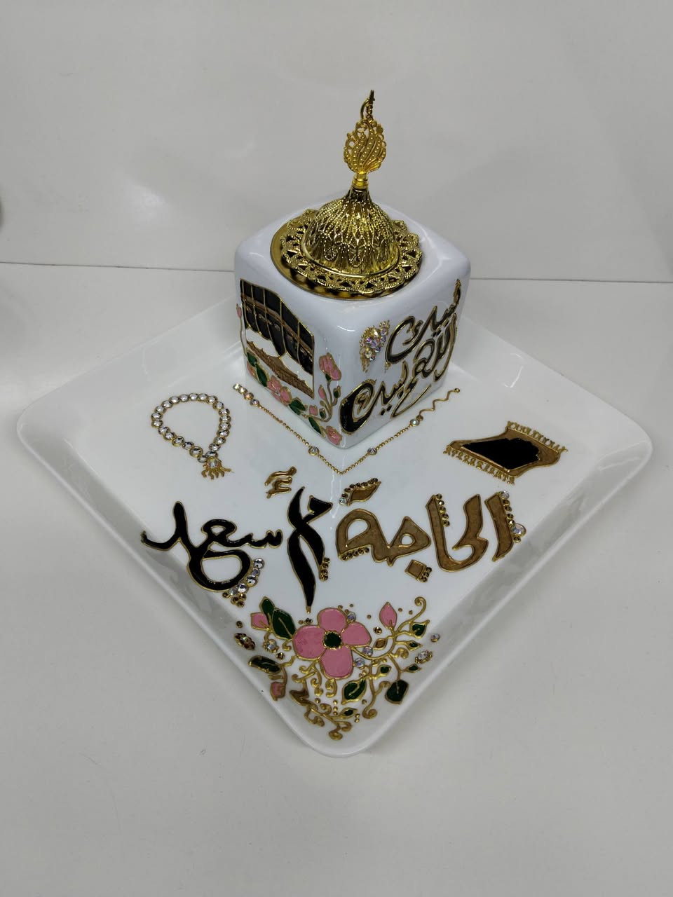 رسم على كافة انواع الزجاج حسب الطلب 🤍 
توصيل جميع محافظات العراق 🇮🇶🫣


**إذا كنت صاحب هذا الإعلان وتريد حذفه لأي سبب، رجاءا أرسل رسالة إلى الدعم الفني**