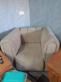 كنبة • صوفا • وحده