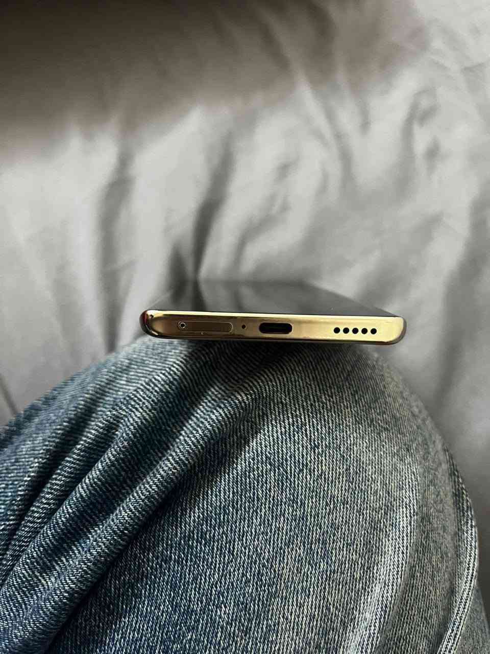 السلام عليكم
هونر X9c ذ256/12 معالج سناب دراجون الجهاز نضيف وجديد لون مميز يدعم 90 فريم ببجي ويا شاحنته الاصلية شحن سريع فقط الكارتونة ضايعة مكاني بغداد مجمع بسماية السكني . *********** متواجد واتساب وماسنجر . رايده ب375 وبي مجال . مصار هواي من ماخذه ب450
