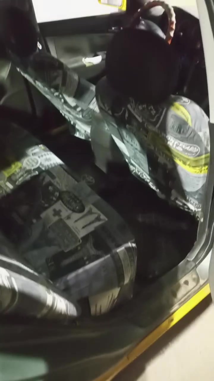 السلام عليكم سوناتا للبيع مكينه سته سلندر غاز بنزين يحتاجها حداديه صوت برواجز مكانها واسط كوت ورقمها واسط باسمي اليحب يتصل ***********
