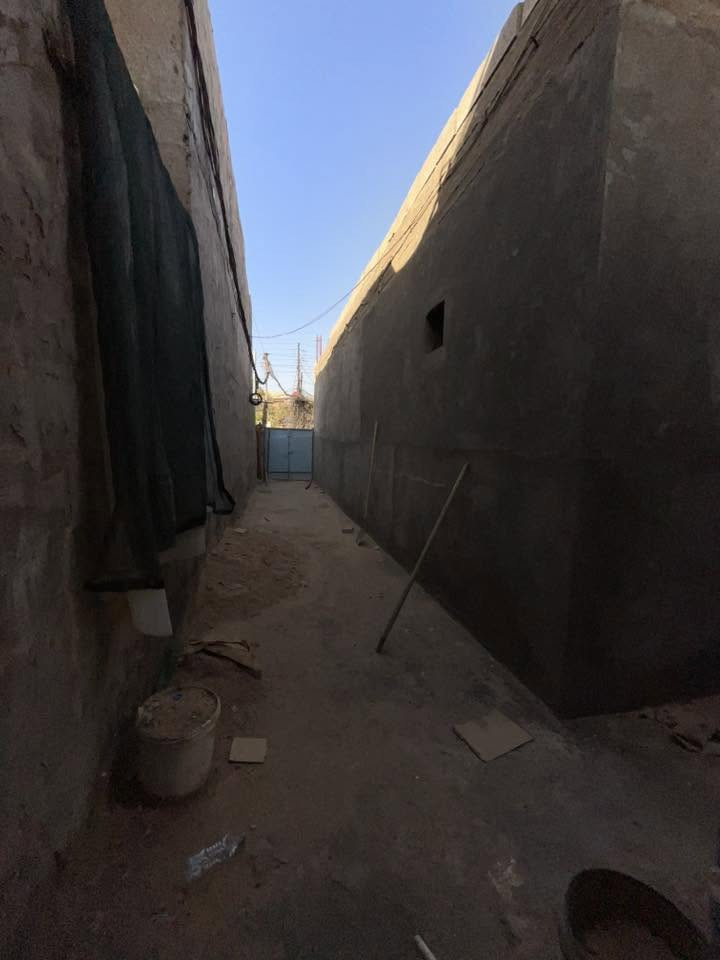 السلام عليكم
بيت للبيع المساحه 146 متر في حي العسكري البيت مرمم حديثا كونكريت يحتوي على 2 غرف نوم وصاله ومطبخ  بالاضافه الى منور خلفي العنوان حي العسكري خلف جامع اهل البيت 
للاستفسار الاتصال على الرقم 
***********

