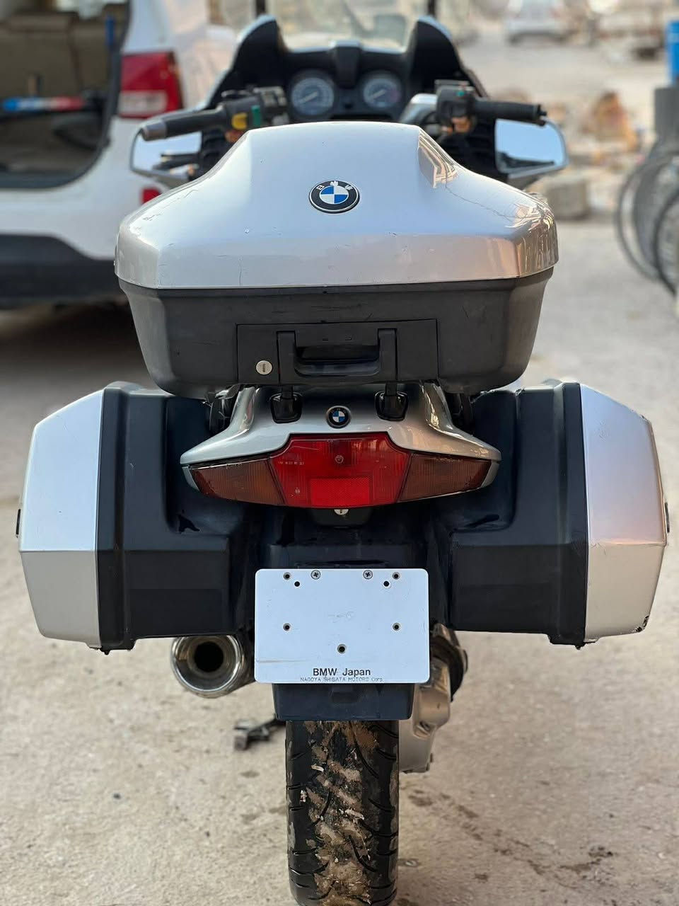 السلام عليكم للبيع bmw r1100rt 
دراجه كير مكينه كهرباء كفاله 
جام كهرباء تدفئه يدات ماشيه 40الف 
جنط بلاديه دراجه بدون رقم بدون كمرك 
مكاني سامراء السعر  20 وبيهه مجال بصيط 
***********
