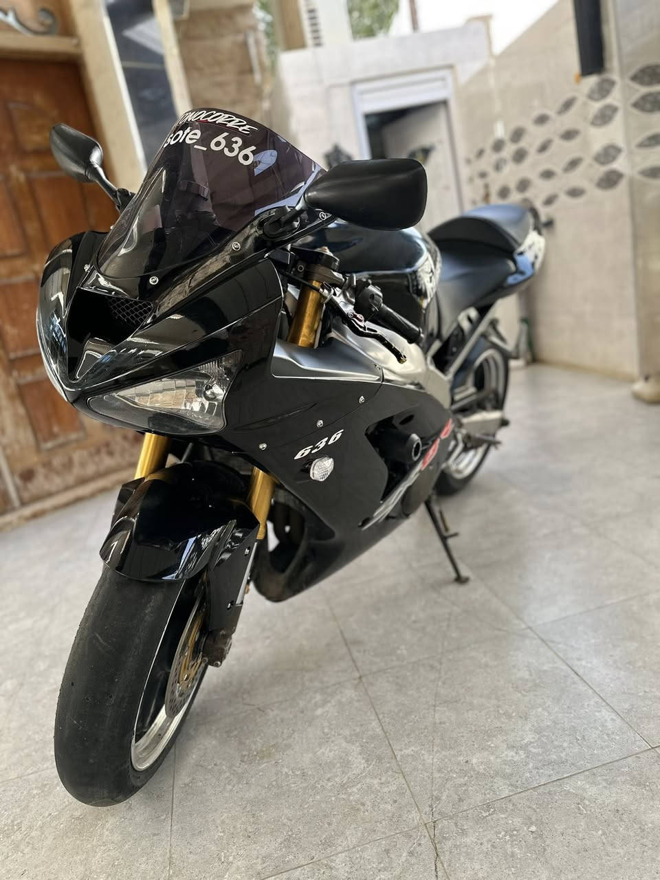 كاوسكي 2004
دراجه جديده ماشيه ٤٨ 
اتصل***********
