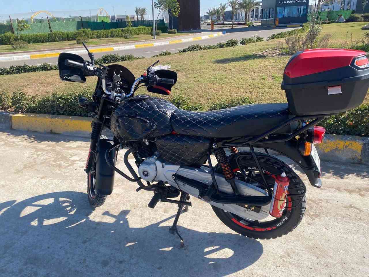 السلام عليكم دراجه بوكسر موديل ٢٣مرقم لوحه وسنويه دراجه بعده جديده مكفوله من كلشي متصرف عليه ربع خير من الله 
السعر ٢٤٠٠ الدراجه ممشتغله دلفري 
مكاني بغداد 
***********
