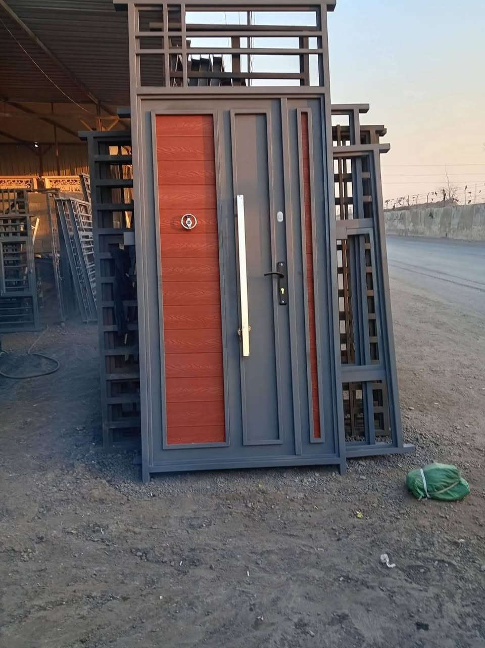 حداد متنقل  بوب شبابيك محجرات
‏‪***********‬‏
