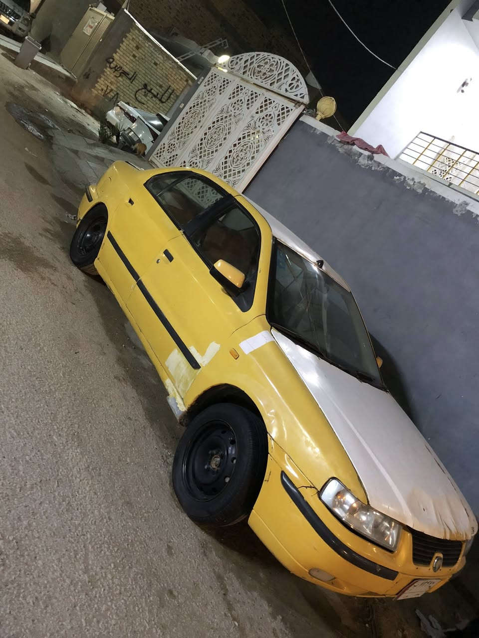 سلام عليكم سمندً ٢٠١١ رقم بغداد ب اسمي مصفره هيئه وغرامات سياره مكينته 2000 اهين فرنسي 
مكينته معلكه ولف بس شغاله وتمشي 
سياره لهاوزن لوره نازل مالته 
سعره ١٧وبيه مجال مكاني نجف قريه الغدير 
***********
