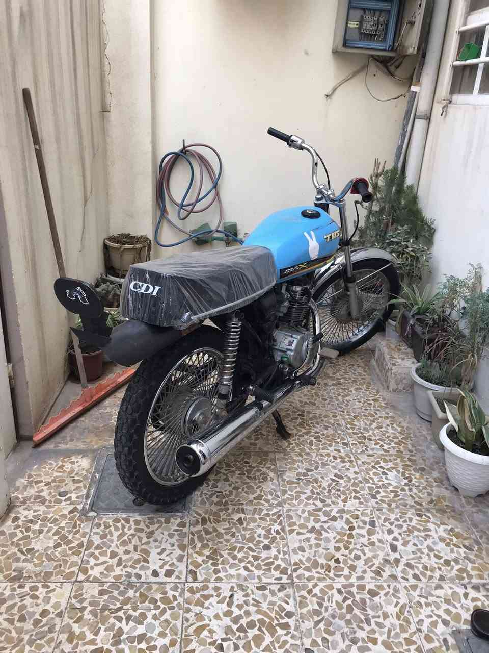 تايكر 2020 ماطور يخبل غراض كله جديد 
كشن وكزوز نامه الاصلي شرط وراسطه 
سعر 375 بي مجال بسيط 
مكاني جانب ايمن باب جديد 
***********
