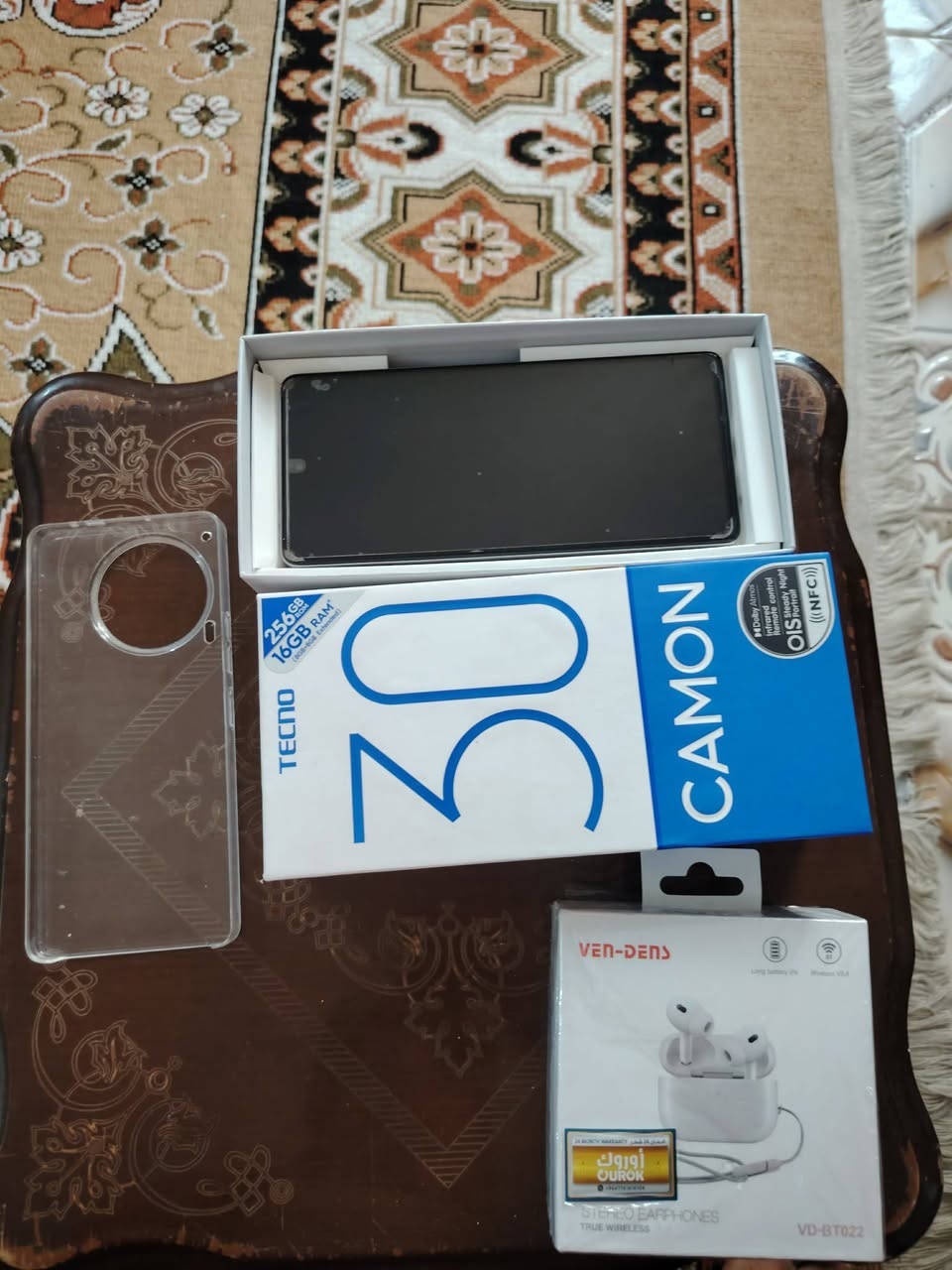 سلام عليك جهاز للبيع معه ايربود 350
التواصل على رقم‏‪***********‬‏
