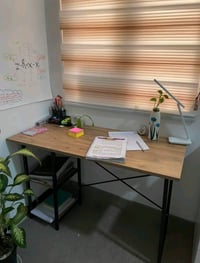 ميز دراسي • صاجي • تحمل ١٢٥كج