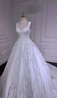 بدله عرائس • للبيع