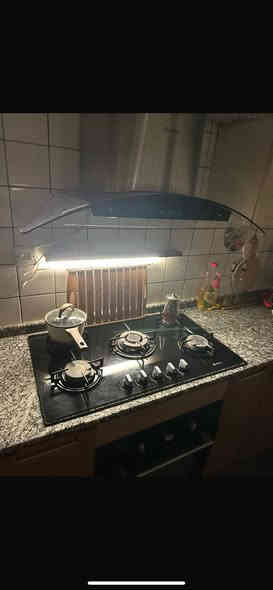 سلام عليكم كاونتر نضيف جدا خشب ام دي أف أمريكي تواصل حاص سعر مناسب ***********
