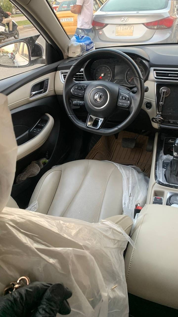 سيارة MG5
موديل 2024
مكفولة من كلشي 
فول مواصفات 
للبيع 
الرقم ***********
