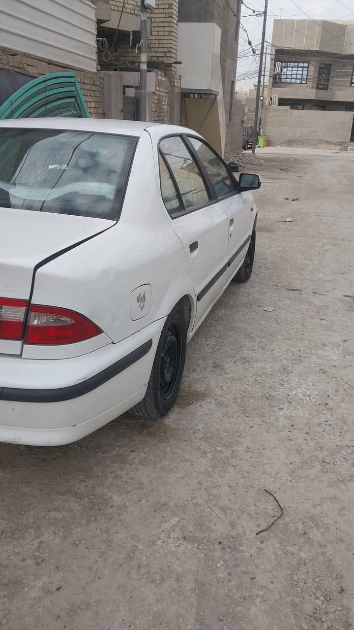 السلام عليكم سمند مديل 17 رقم بغداد بسمي كير مكينه بل كارتون تتفئه تبريد ثلج تخم تاير  سياره حلوه كامله بيهه ضربه باب السايق سعر 55 وبيهه مجال ***********
