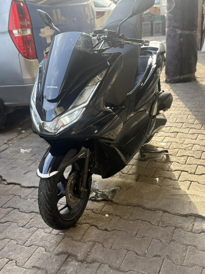 سلام عليكم بي سي اكس يابانية 🇯🇵🎌
مكفولة كفالة عامة ماشية 25 الف 
بصمات ثنين بيها 
السعر 25 $ بيها مجال 
العنوان شارع كفاح 
***********
