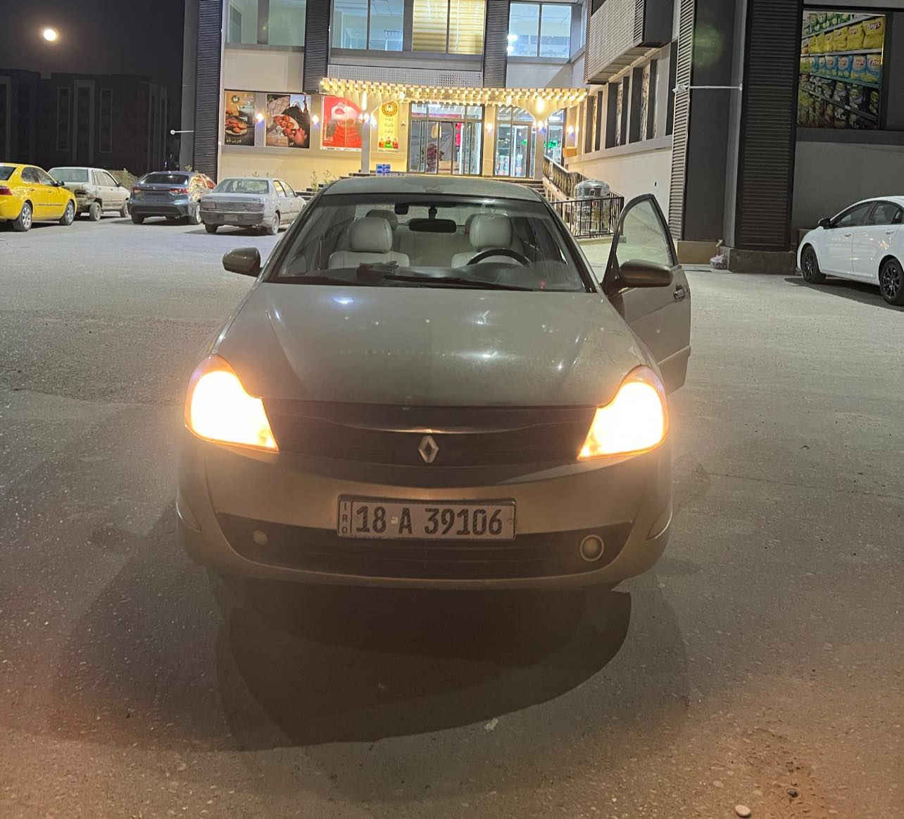 🚗 للبيع سيارة رينو
📅 موديل: 2009
⚙️ المحرك: 2000 سي سي / 6 سلندر
🎨 الحالة: مصبوغة حزام
🔧 الميكانيك: سيارة كاملة مكملة للجناية
🛞 القرص: كله كامل
📄 الرقم: كامل

✅ السيارة نظيفة وجاهزة للاستخدام
✅ فحص على كيفك وما بيها شي مخفي

💰 السعر: 85 (قابل للتفاوض البسيط)
📞 للاستفسار: ***********خاص / اتصال
